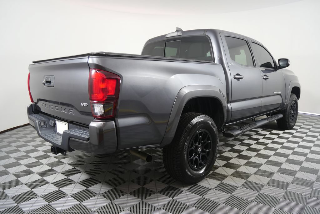 Used 2022 Toyota Tacoma SR5 w/ Technology Package RWD image 3