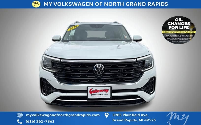 Used 2024 Volkswagen Atlas SEL Premium R-Line AWD/4WD image 5