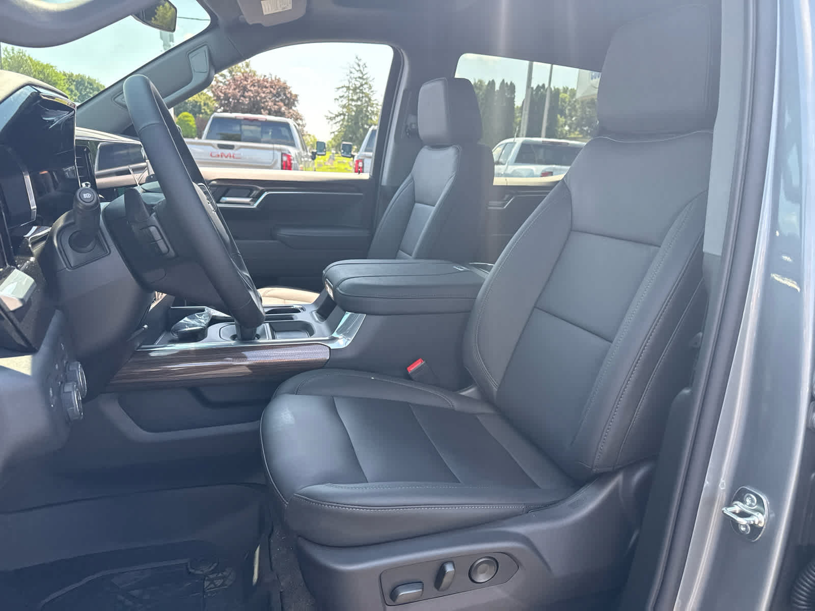 New 2026 Chevrolet Silverado 1500 RST w/ Convenience Package II AWD/4WD image 11