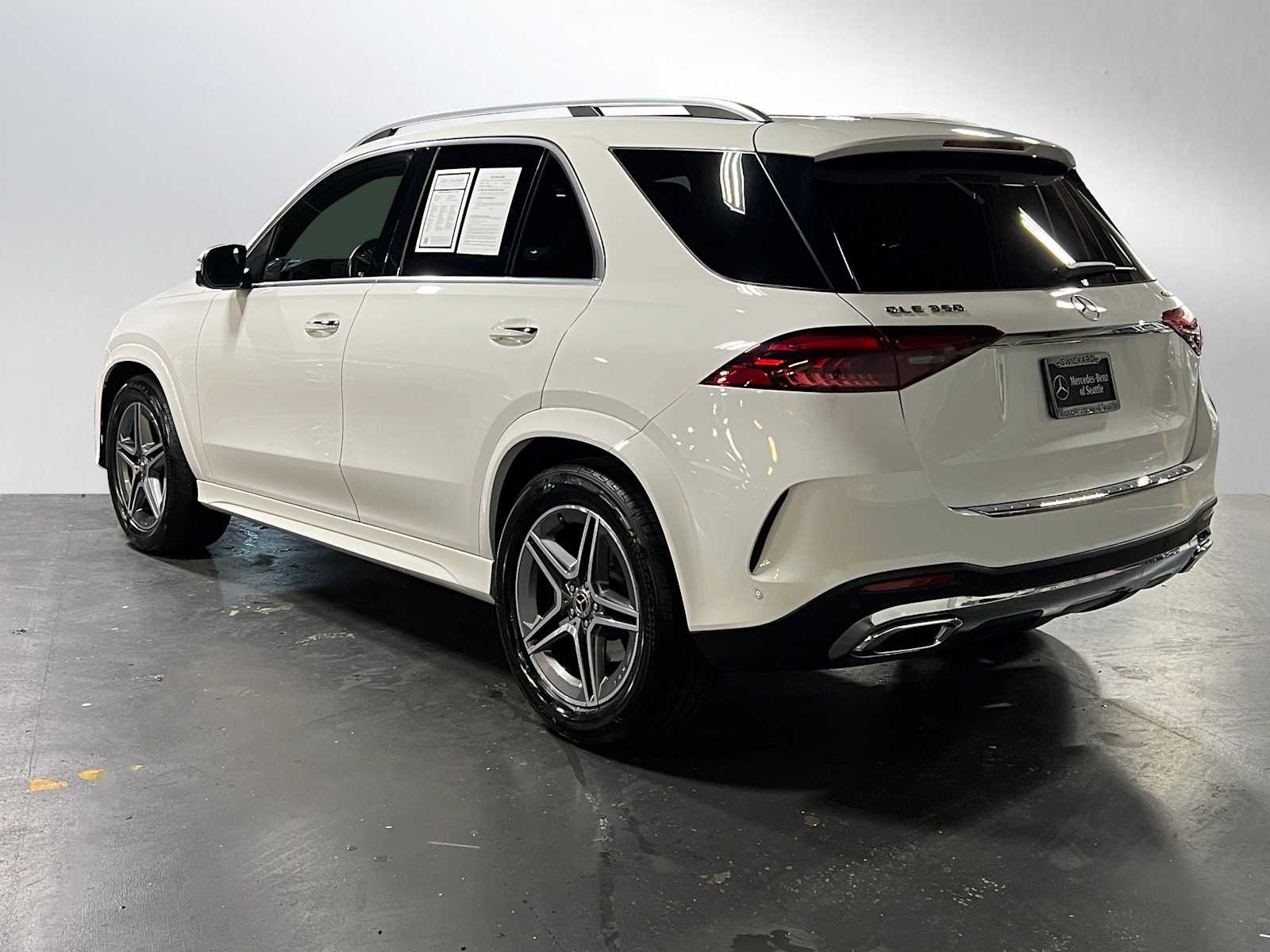 Used 2024 Mercedes-Benz GLE 350 4MATIC image 5