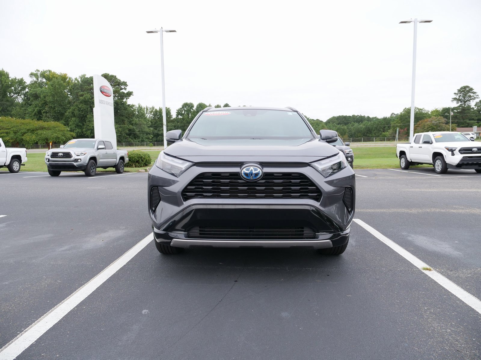 Used 2023 Toyota RAV4 SE image 9