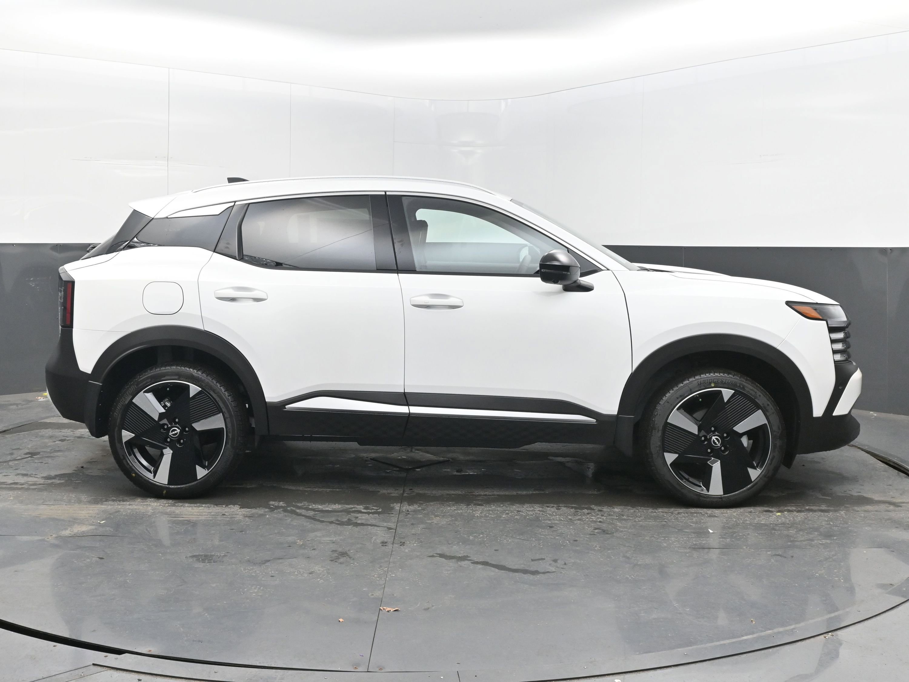 New 2026 Nissan Kicks SR w/ SR Premium Package image 8