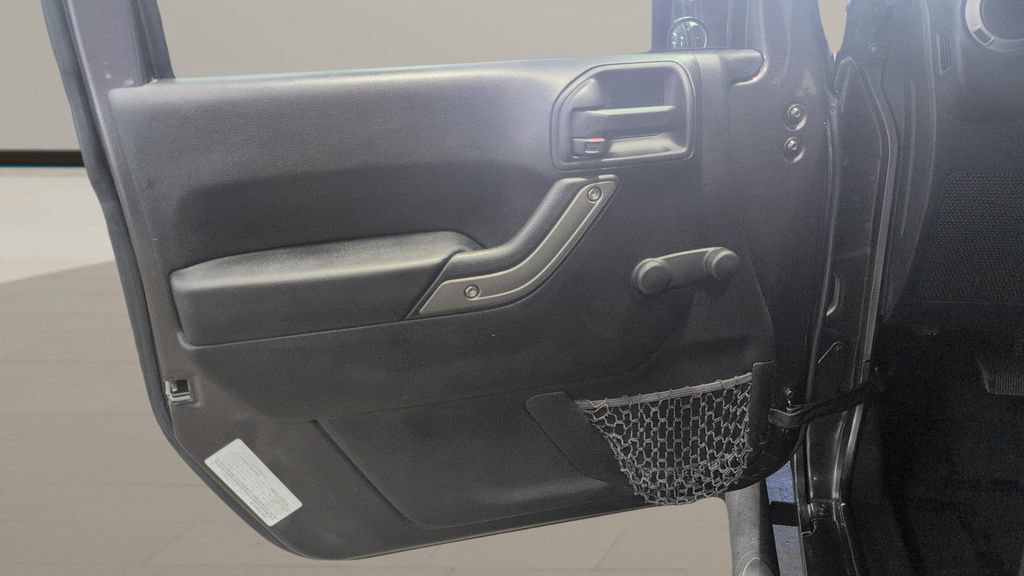 Used 2016 Jeep Wrangler Sport AWD/4WD image 7