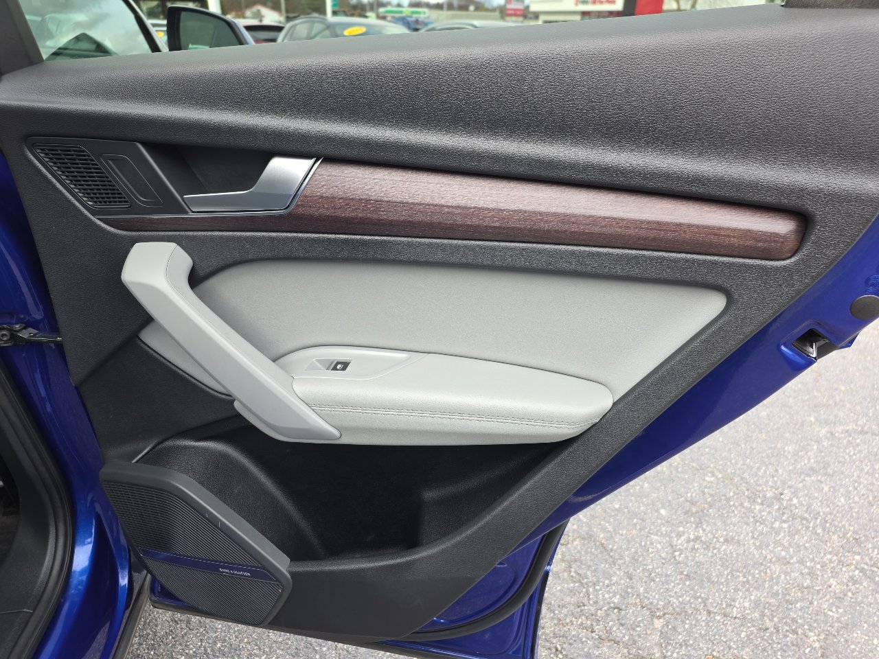 Used 2021 Audi Q5 e Premium Plus w/ Premium Plus Package image 37