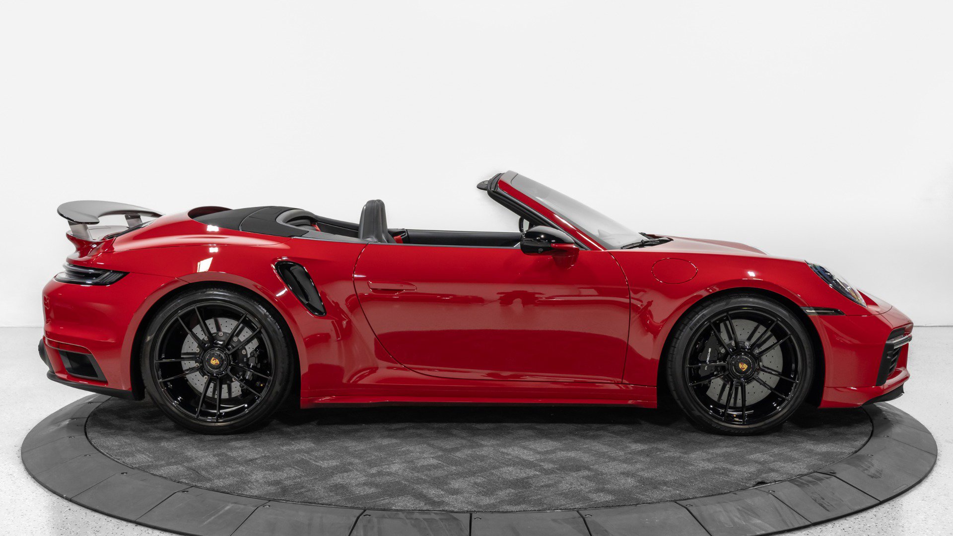 Used 2021 Porsche 911 Turbo S image 10