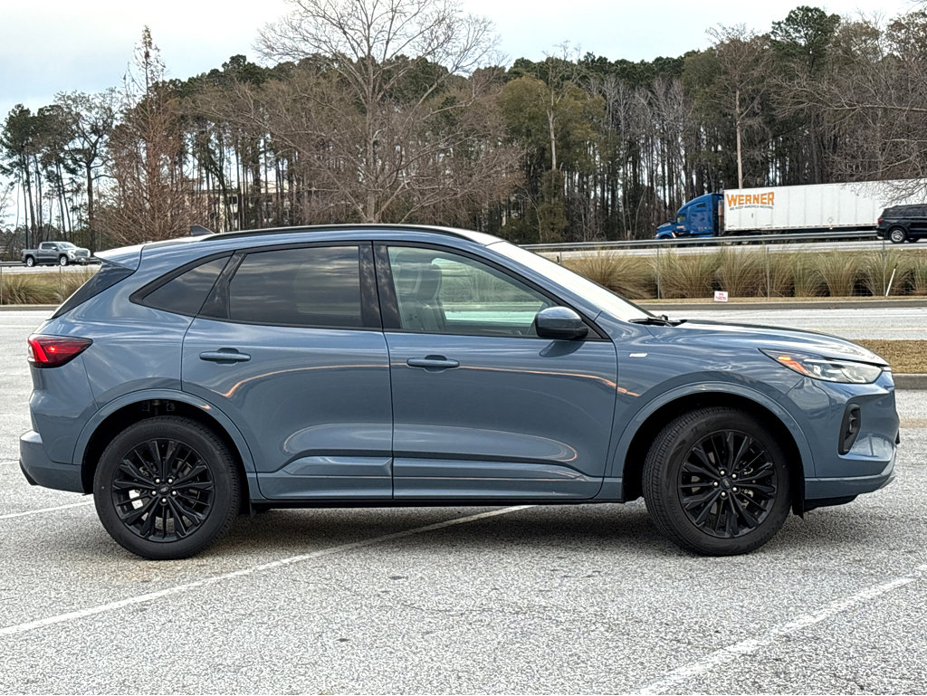 Used 2025 Ford Escape ST-Line Elite image 25