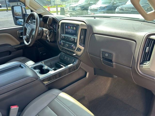 Used 2015 GMC Sierra 3500 Denali image 29