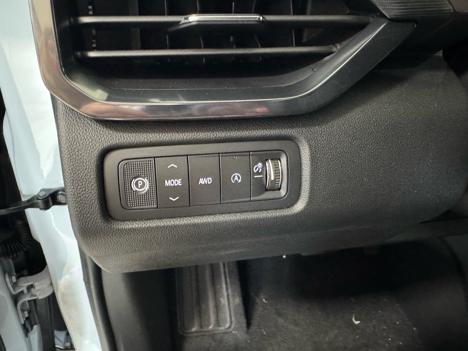 New 2027 GMC Acadia AT4 w/ Luxury Package AWD/4WD image 18