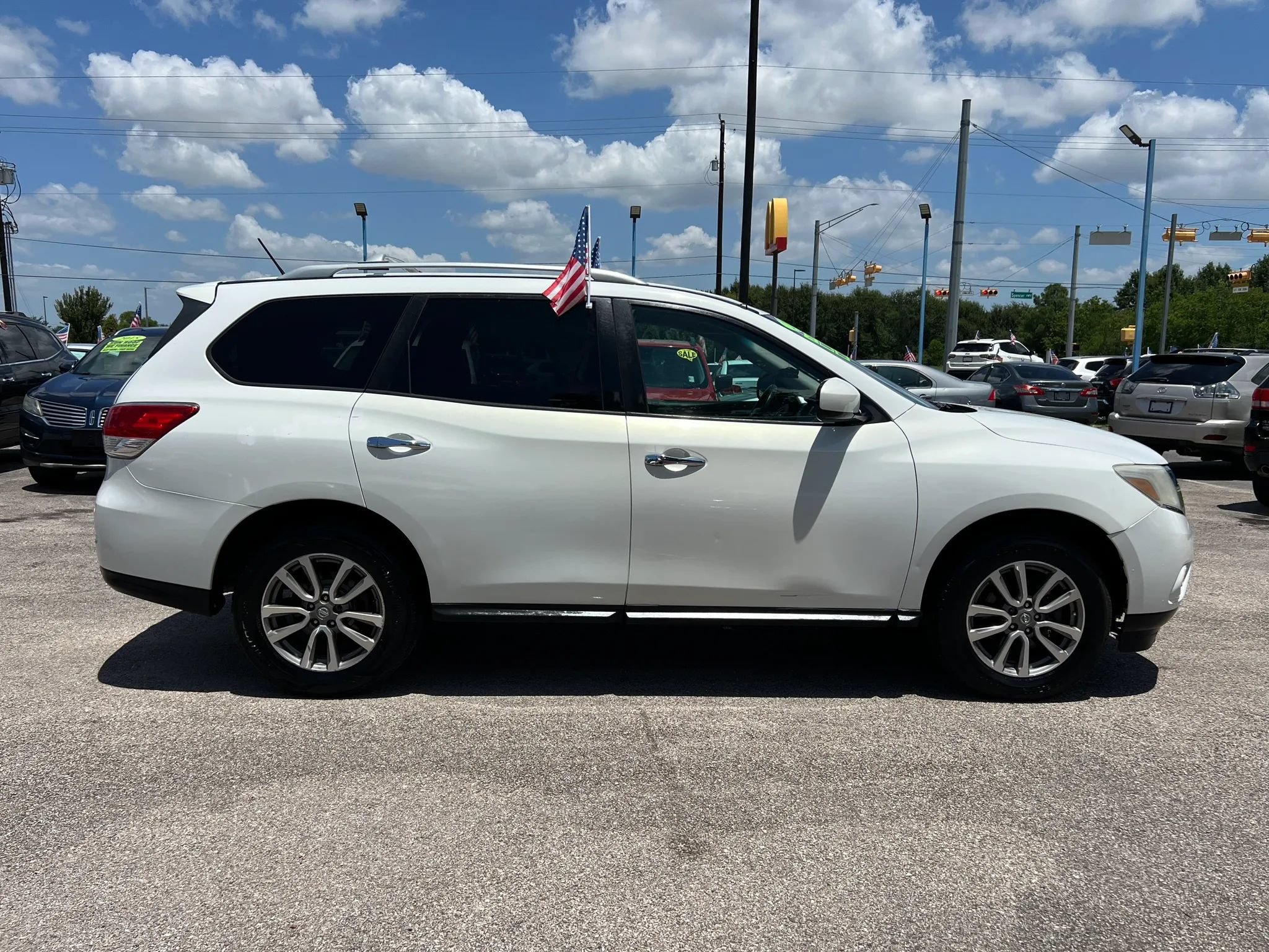 Used 2013 Nissan Pathfinder SV FWD image 5