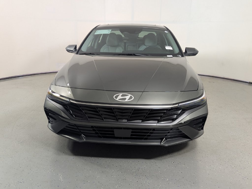 New 2026 Hyundai Elantra Limited FWD image 2