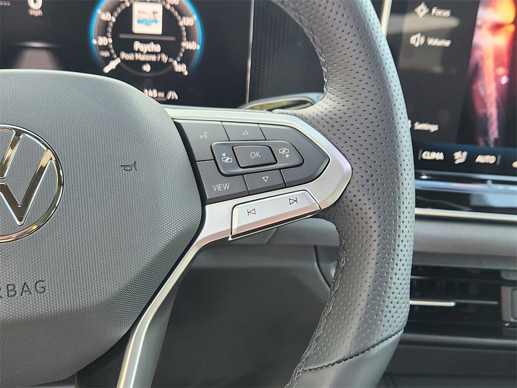 New 2025 Volkswagen Tiguan SE R-Line image 10