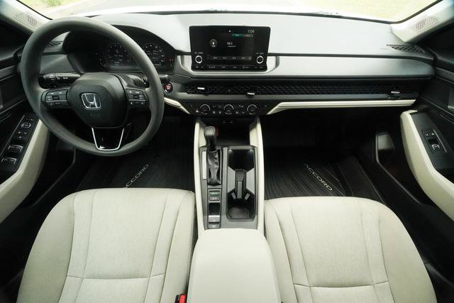 Used 2025 Honda Accord SE image 11