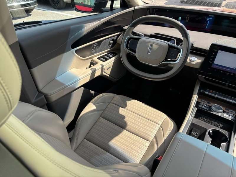 Certified 2024 Lincoln Nautilus Reserve w/ Equipment Group 202A AWD/4WD image 11