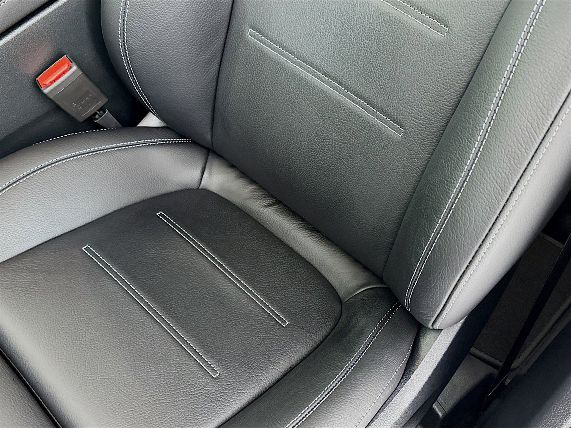 New 2026 Mercedes-Benz GLB 35 AMG 4MATIC image 21