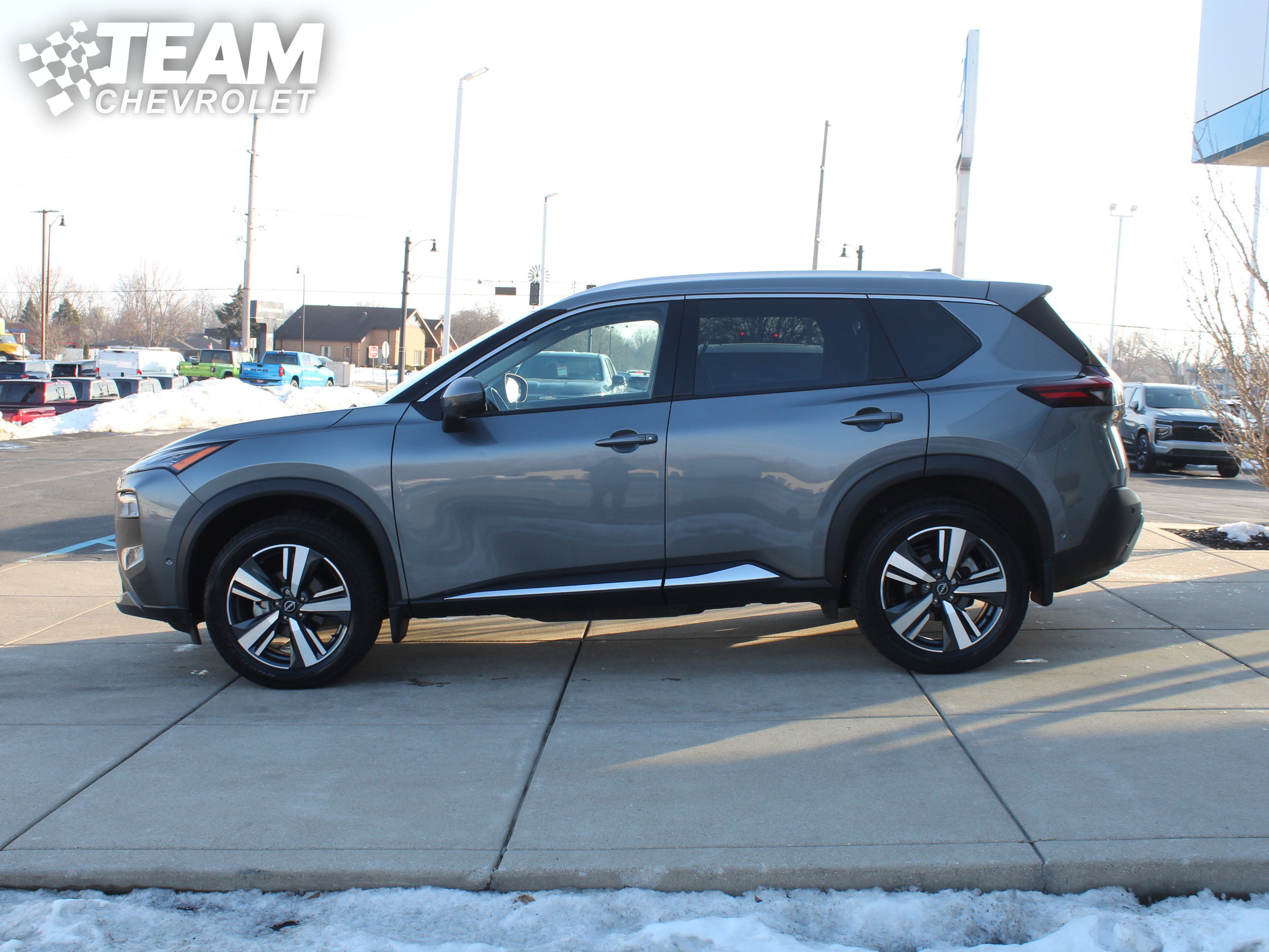 Used 2023 Nissan Rogue SL w/ SL Premium Package image 7
