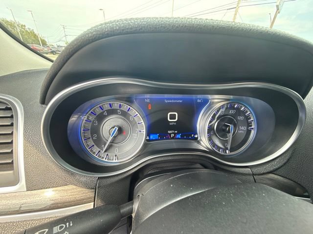 Used 2019 Chrysler 300 Touring w/ Chrome Appearance Package RWD image 20