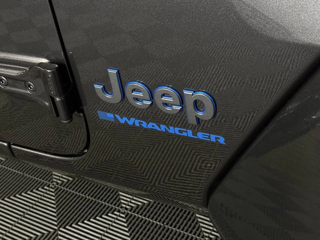 Certified 2025 Jeep Wrangler Unlimited Sahara w/ Safety Group AWD/4WD image 14