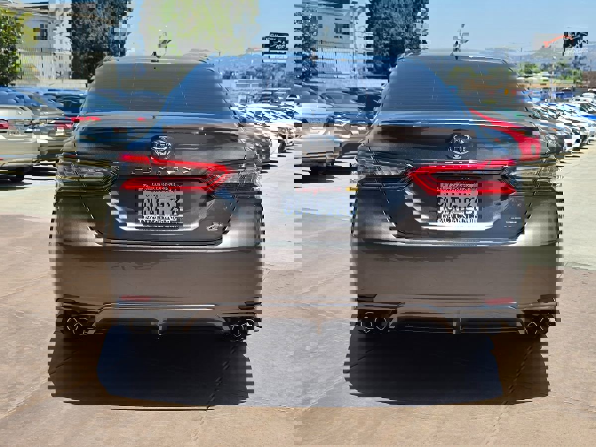 Used 2020 Toyota Camry XSE image 10