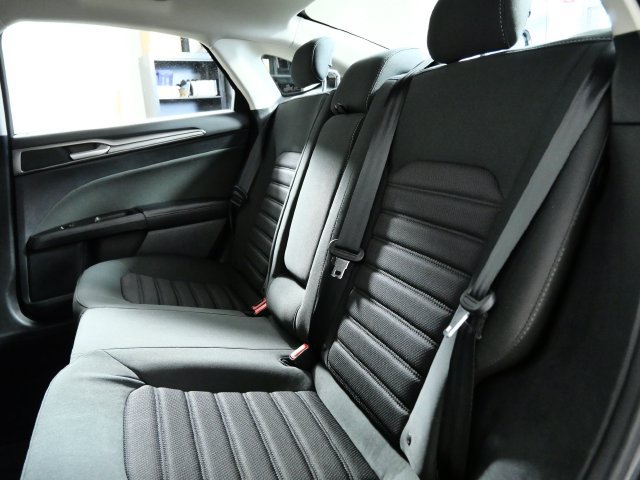Certified 2017 Ford Fusion SE FWD image 15