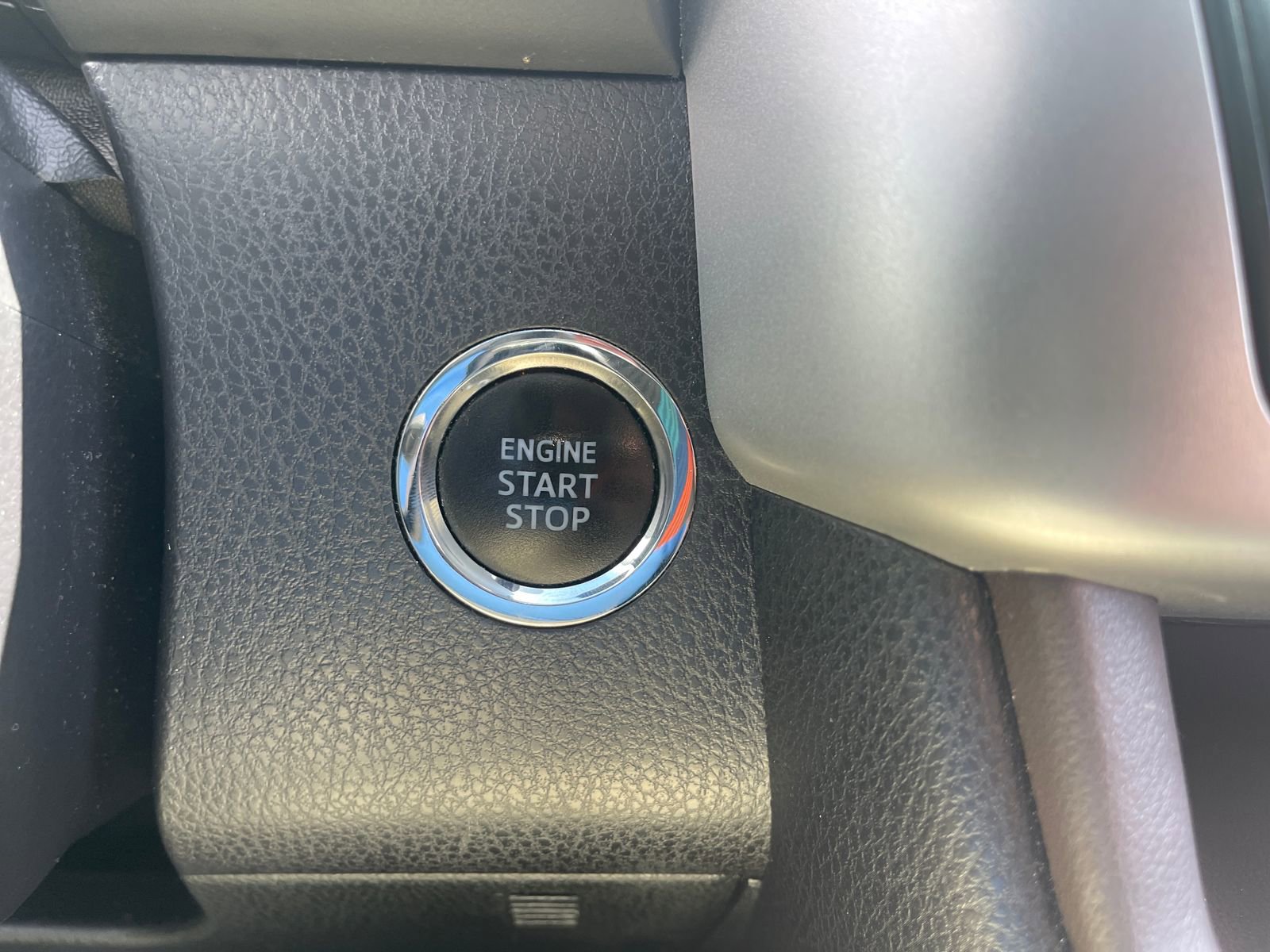 Used 2019 Toyota Highlander Limited FWD image 37