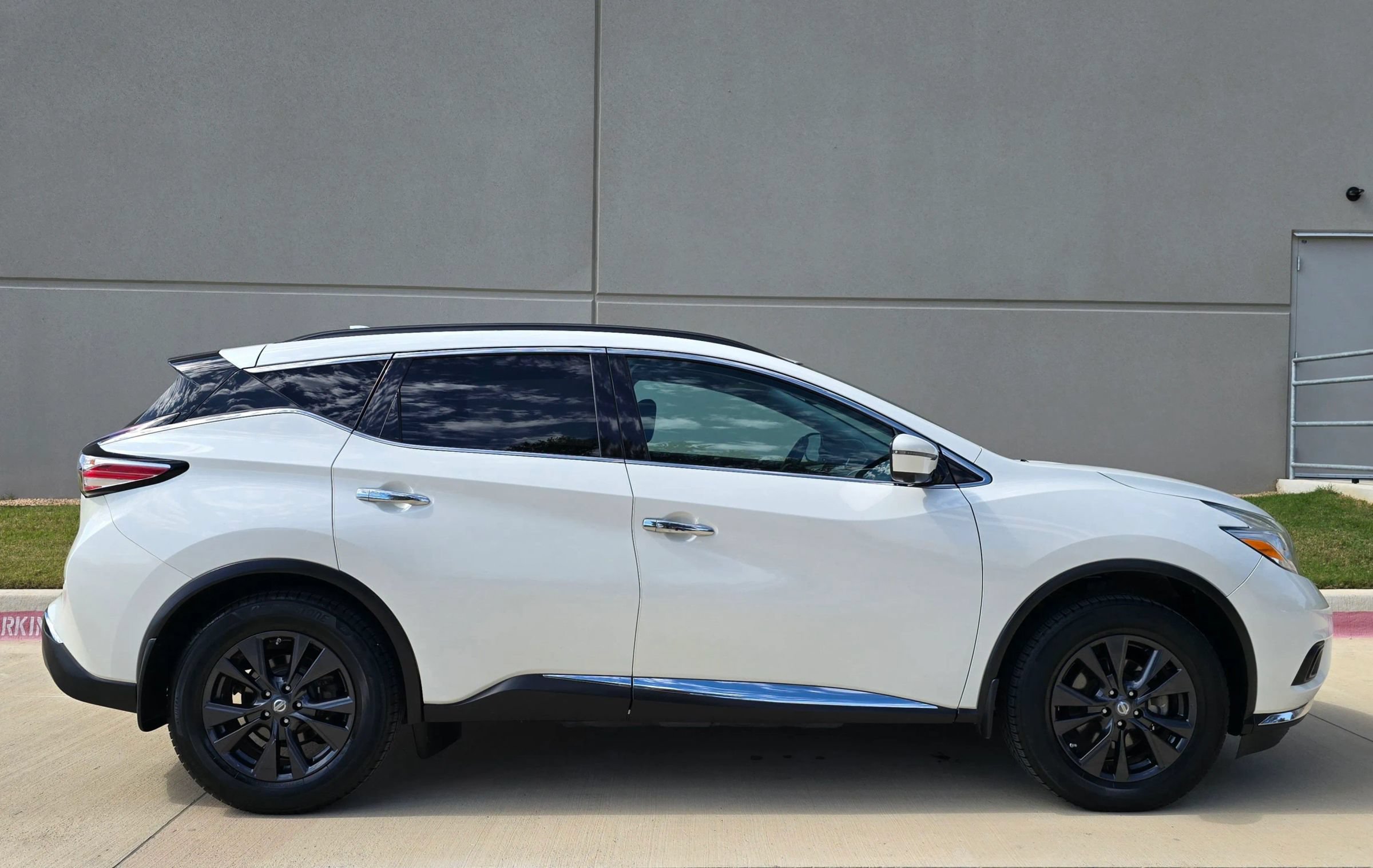 Used 2017 Nissan Murano SV w/ Premium Plus Package FWD image 8