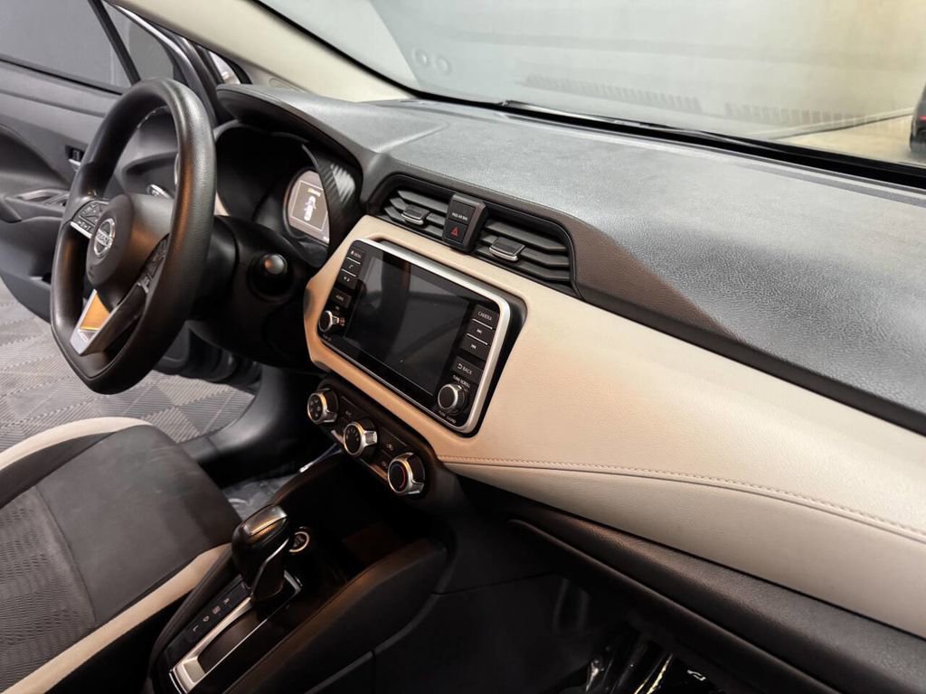 Used 2021 Nissan Versa SV image 45