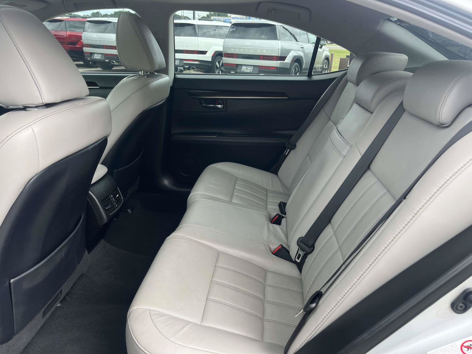 Used 2016 Lexus ES 350 w/ Luxury Package w/Wood Trim FWD image 11