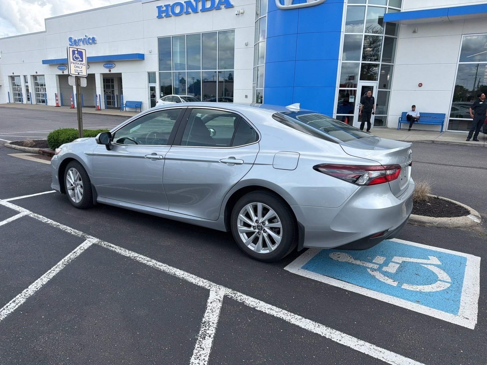 Used 2023 Toyota Camry LE FWD image 8