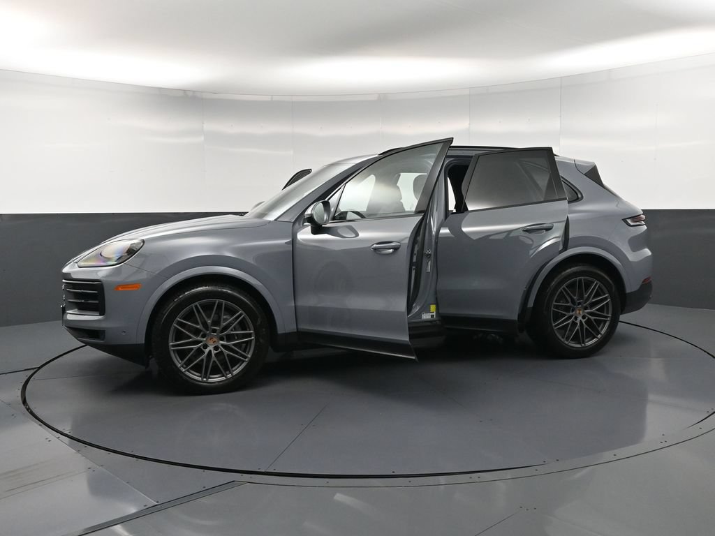 Certified 2026 Porsche Cayenne AWD/4WD image 34