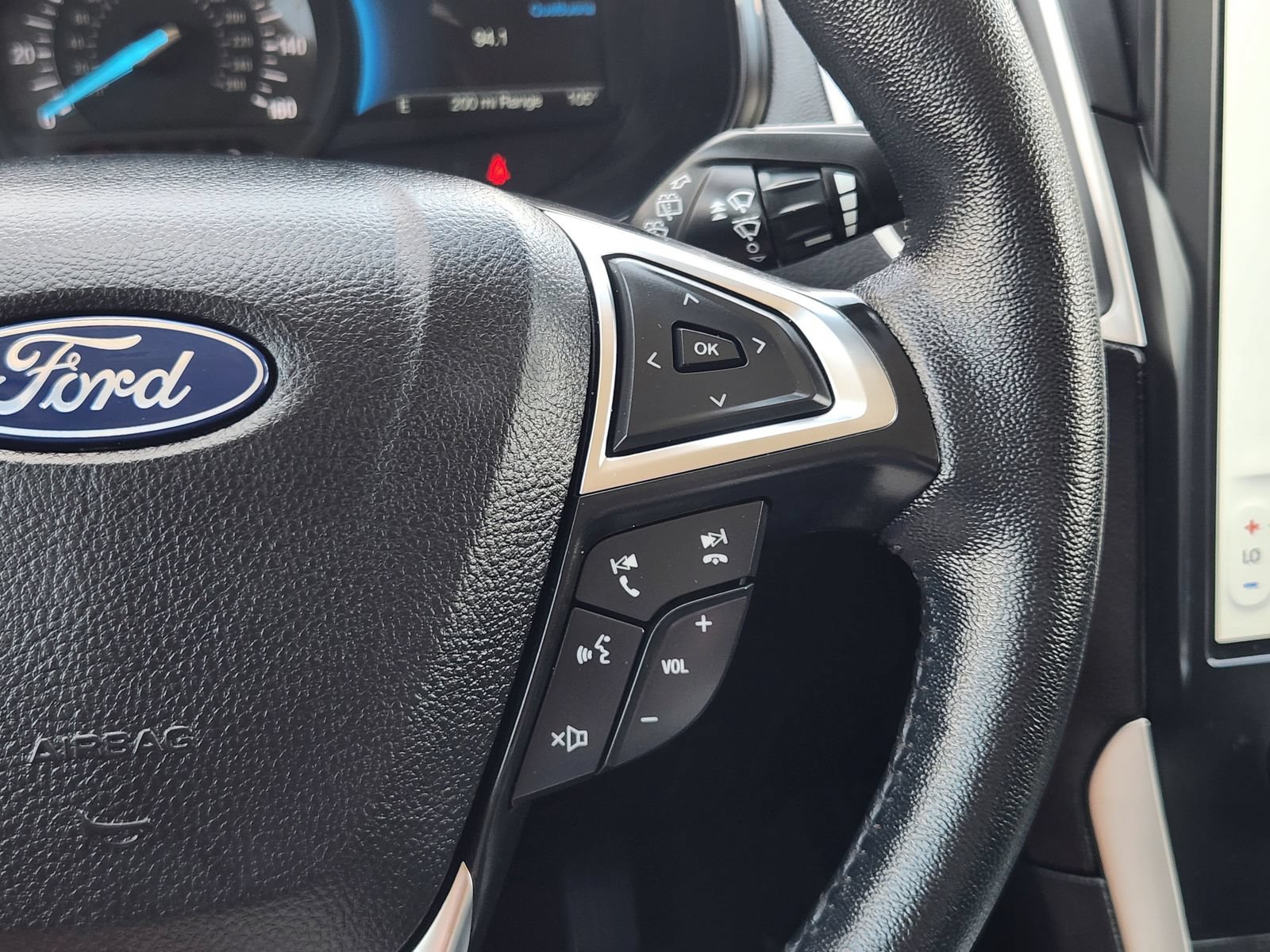 Used 2024 Ford Edge SEL AWD/4WD image 32