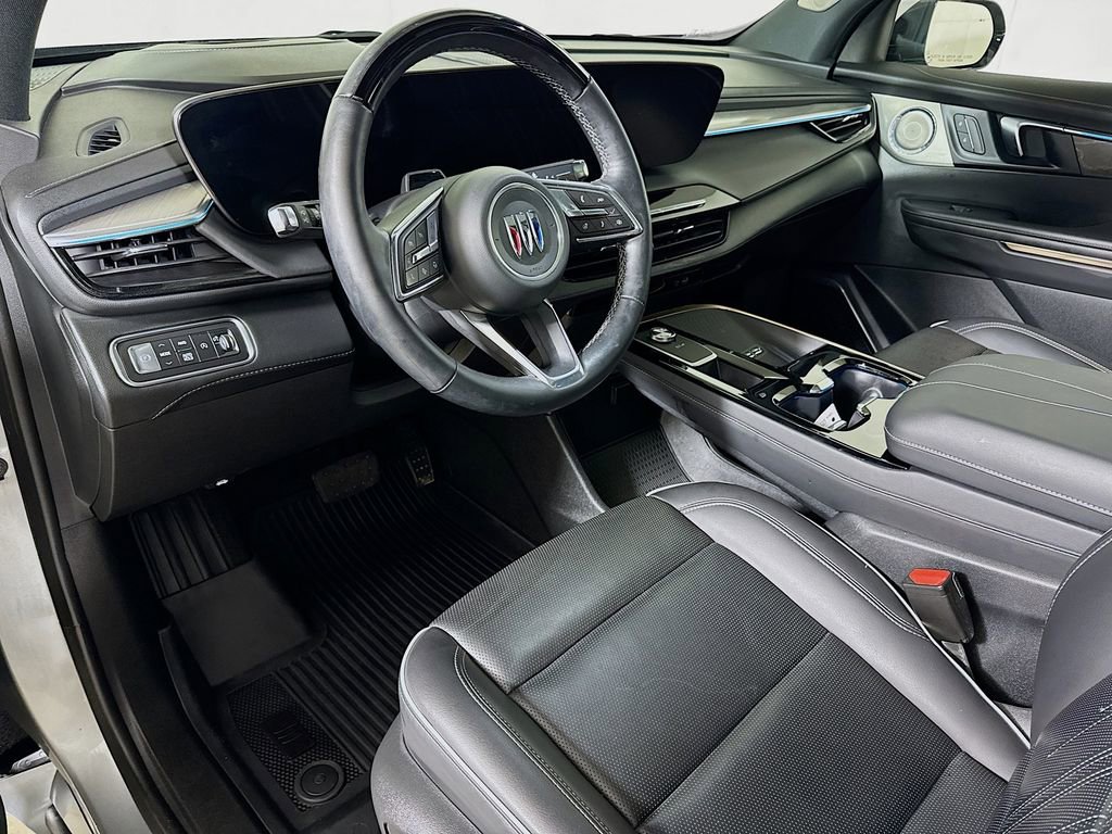 Certified 2025 Buick Enclave Avenir w/ Super Cruise Package AWD/4WD image 7