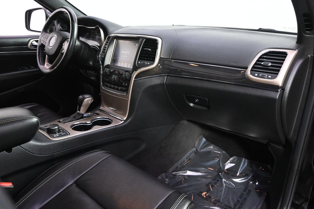 Used 2017 Jeep Grand Cherokee Overland AWD/4WD image 15