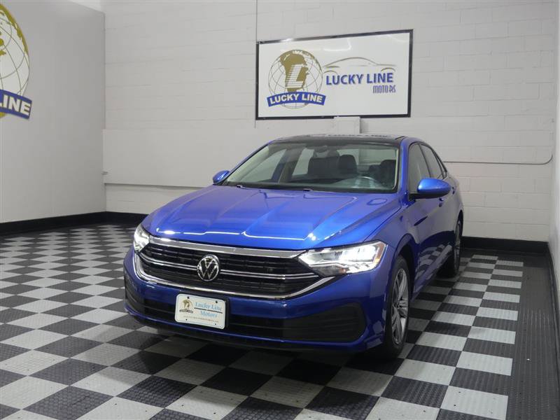 Used 2024 Volkswagen Jetta SE FWD image 4