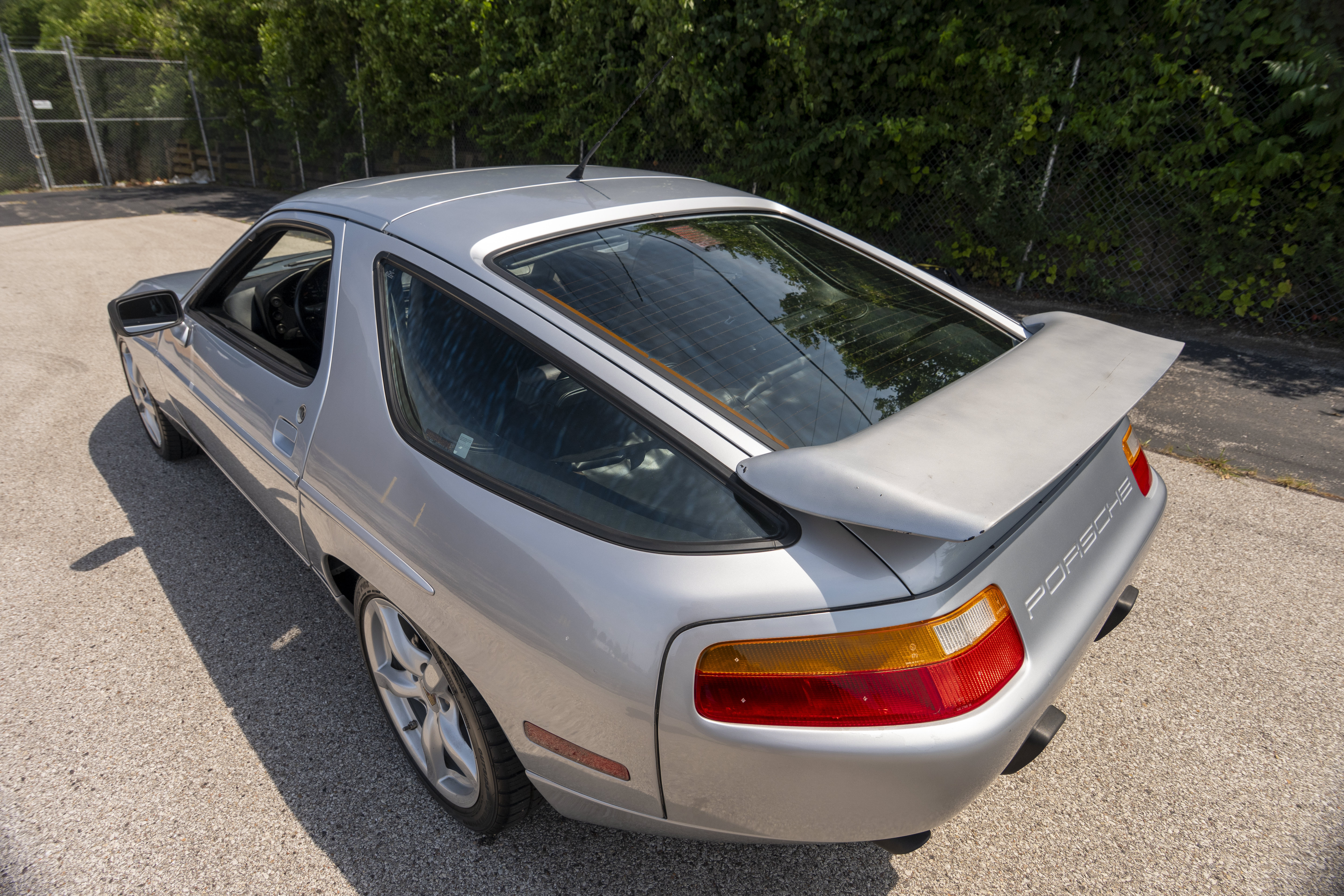 Used 1991 Porsche 928 S4 RWD image 25