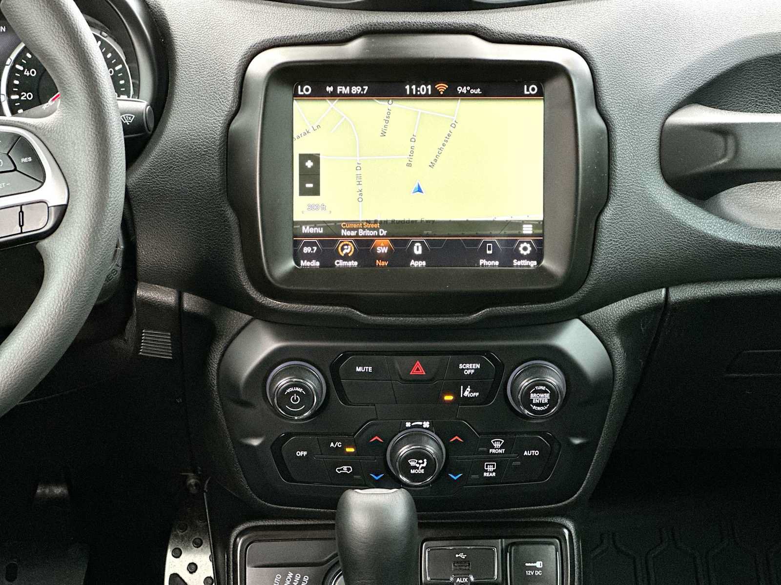 Used 2023 Jeep Renegade Latitude AWD/4WD image 26