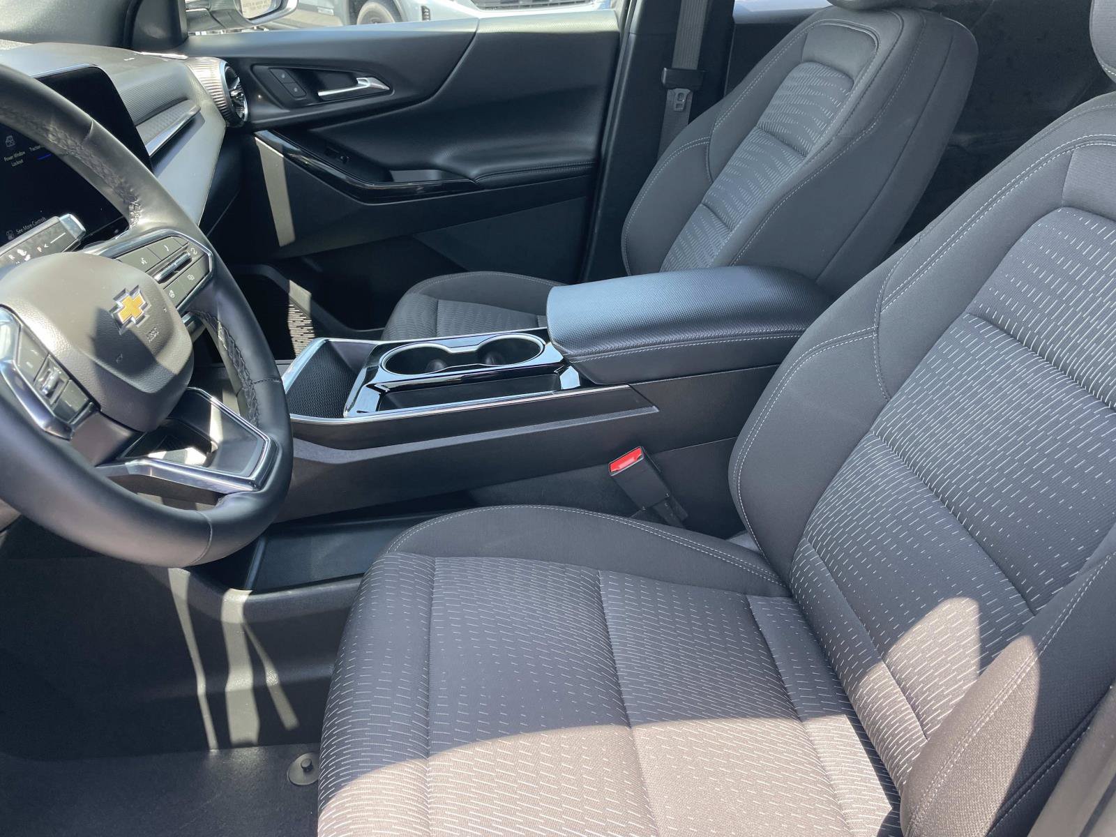 Used 2025 Chevrolet Equinox LT FWD image 21