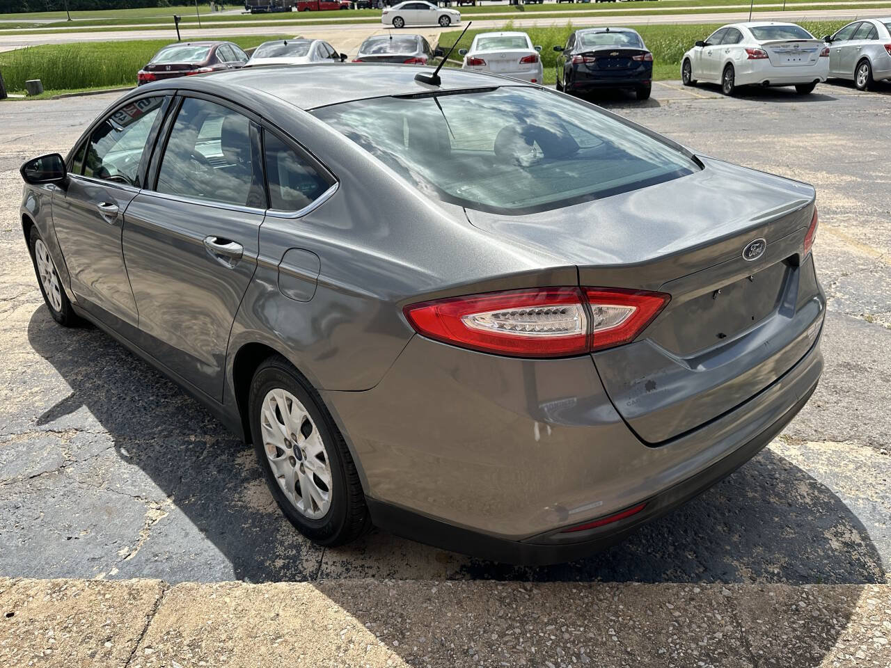 Used 2014 Ford Fusion S FWD image 7