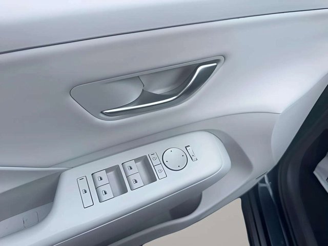 Used 2024 Hyundai Kona Limited image 12