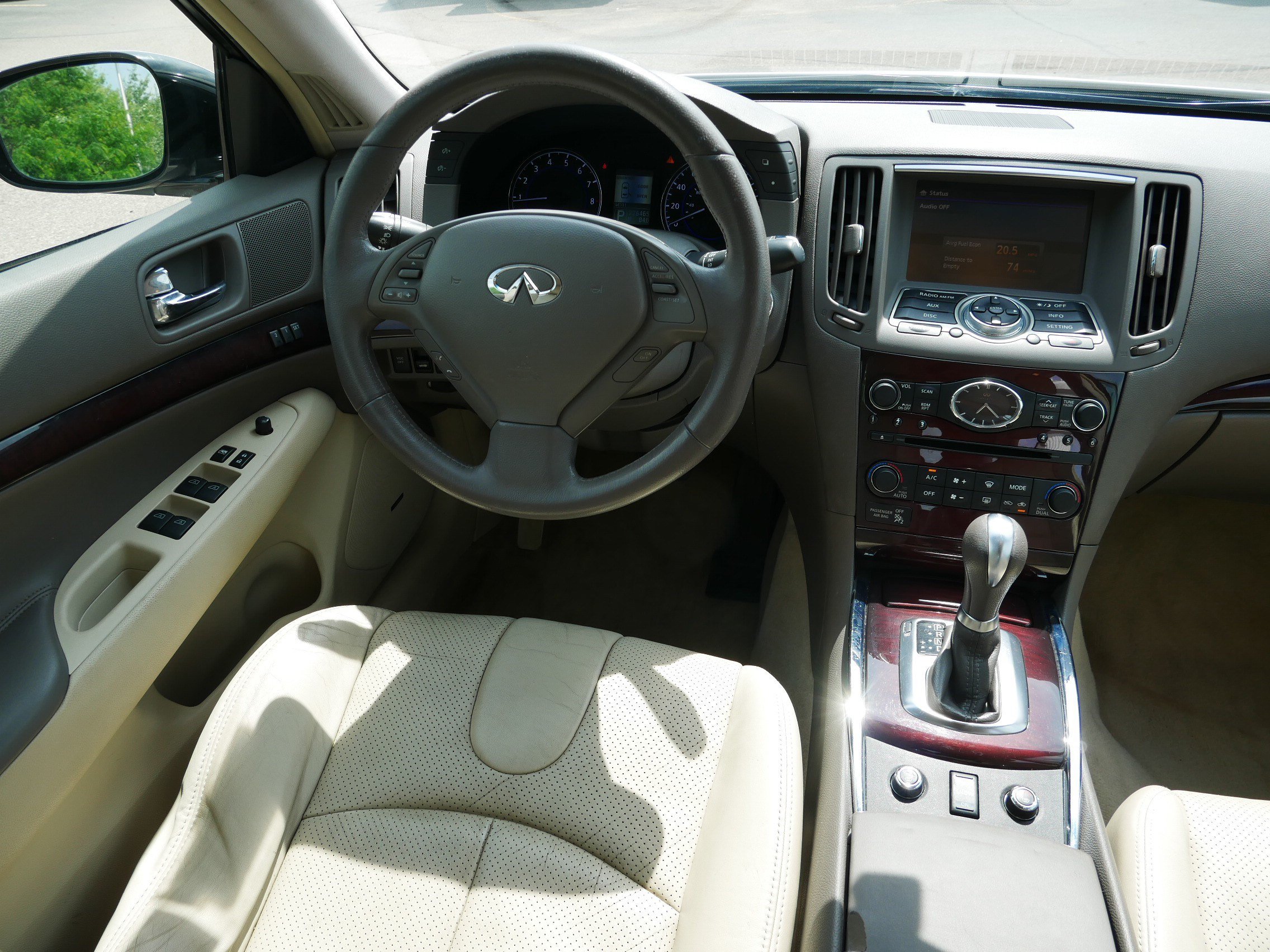 Used 2010 INFINITI G37 x Sedan w/ Premium Pkg AWD/4WD image 9