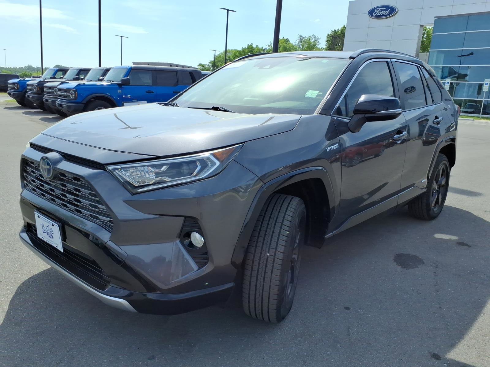 Used 2019 Toyota RAV4 XSE w/ XSE Weather Package AWD/4WD image 7