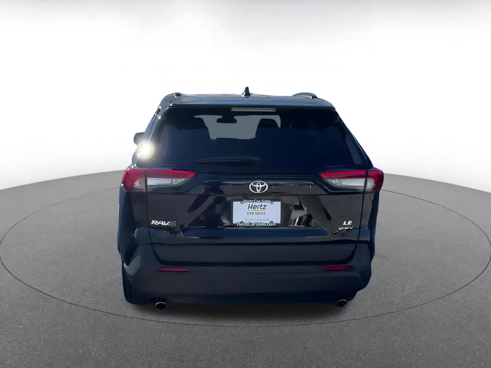 Used 2025 Toyota RAV4 LE image 12