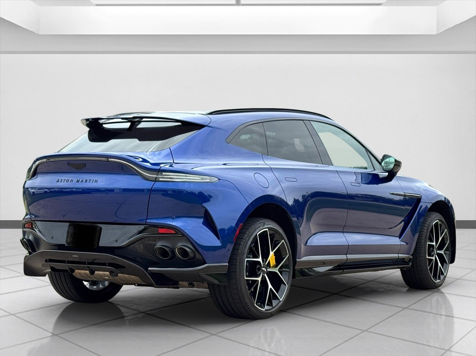 Used 2025 Aston Martin DBX 707 image 10