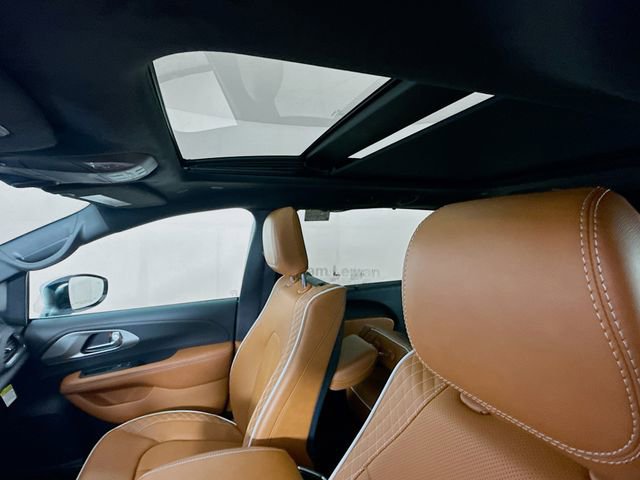 New 2026 Chrysler Pacifica Pinnacle image 21