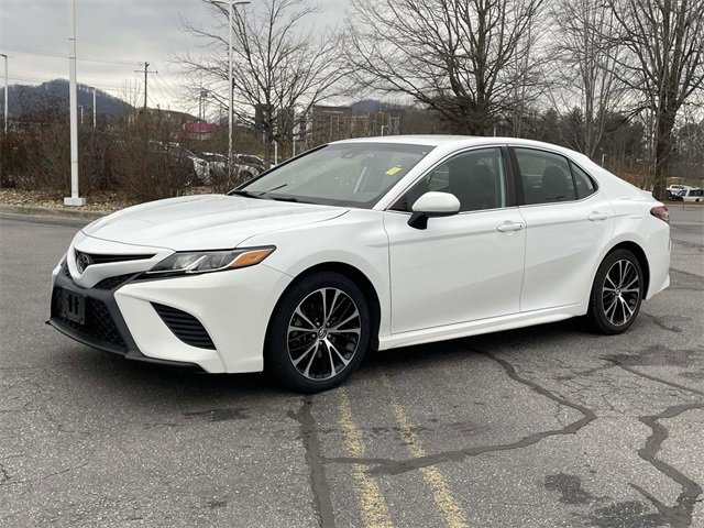 Used 2019 Toyota Camry SE image 1