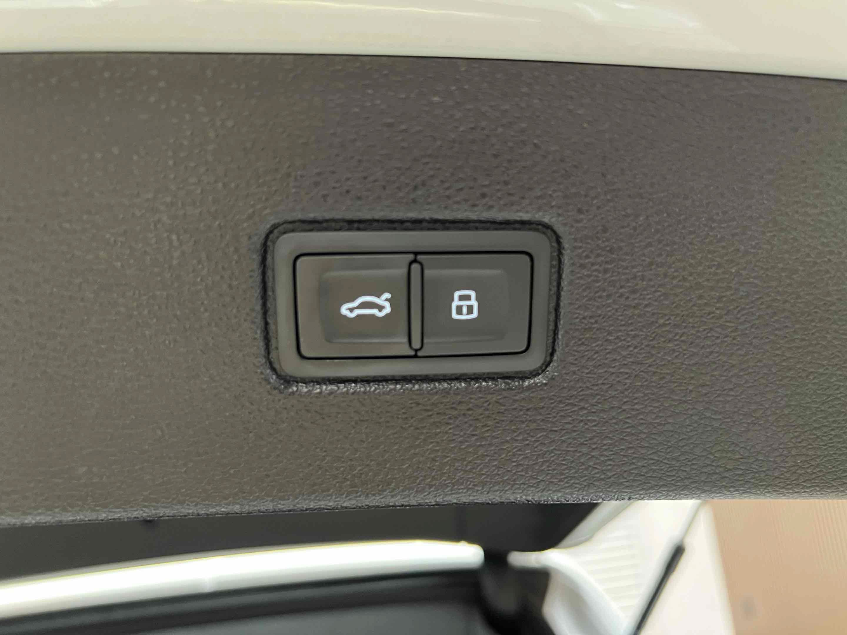 Used 2022 Audi SQ7 Prestige w/ Prestige Package AWD/4WD image 10