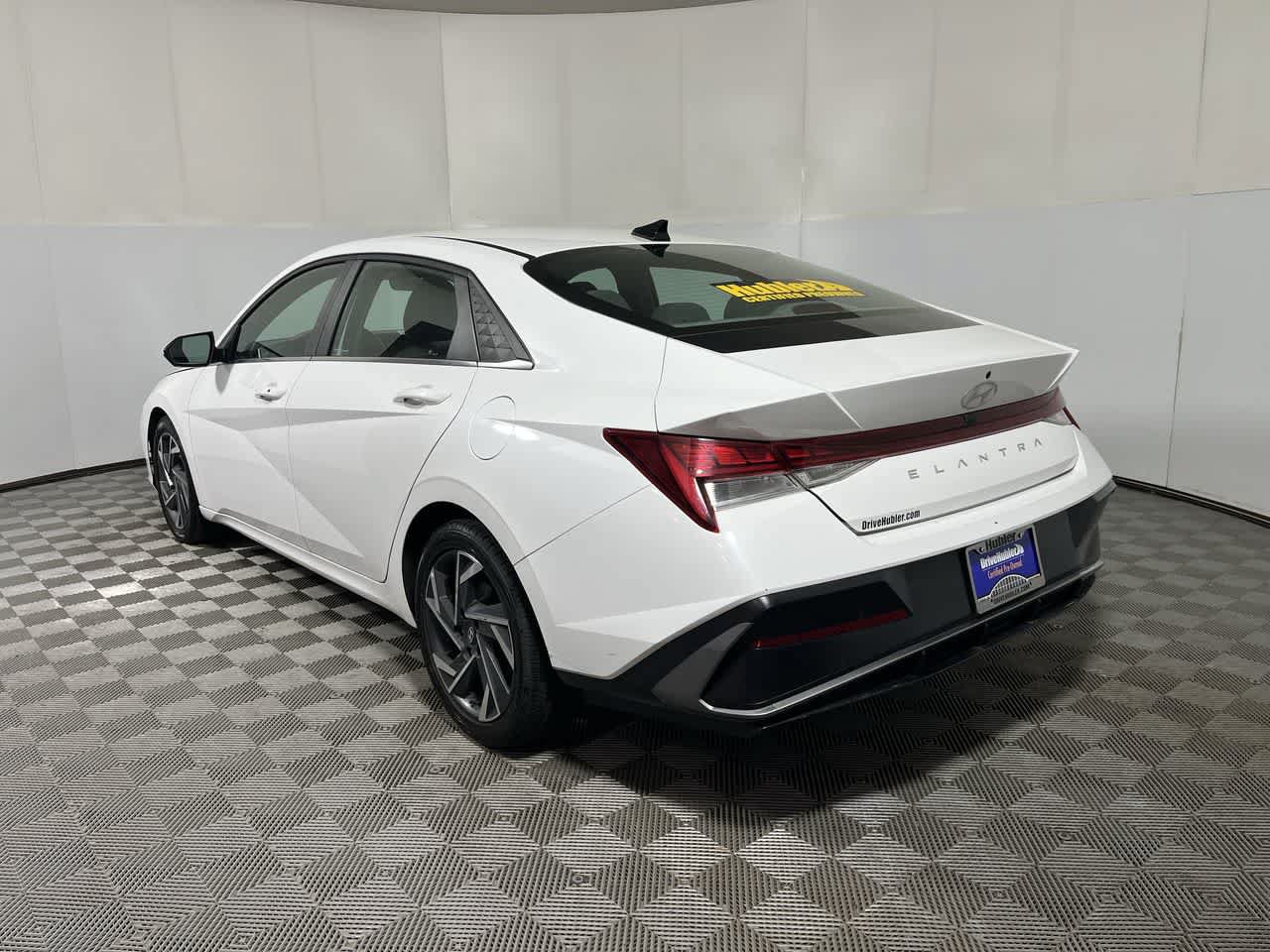 Used 2025 Hyundai Elantra SEL FWD image 6