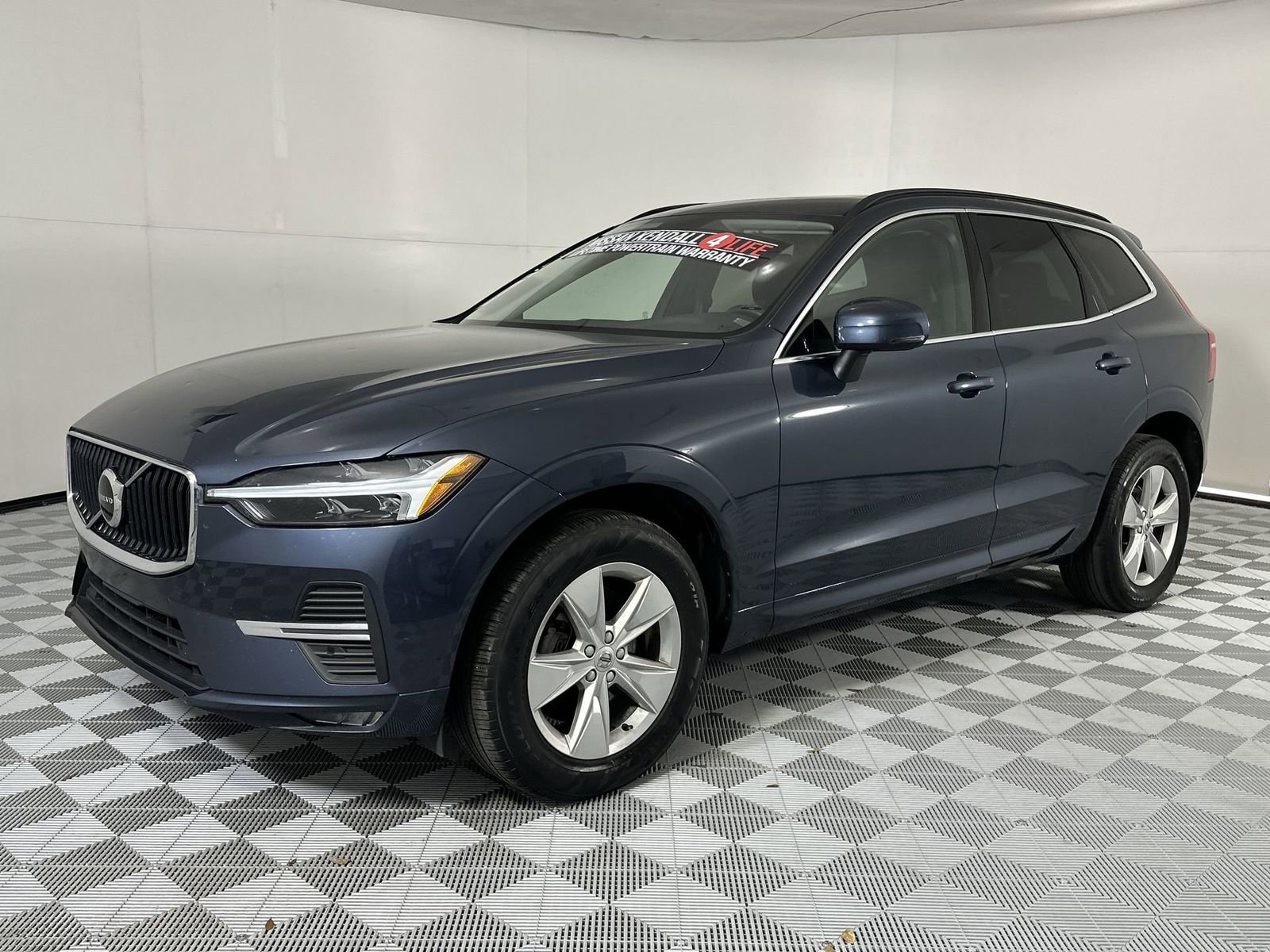 Used 2022 Volvo XC60 B5 Momentum AWD/4WD image 4