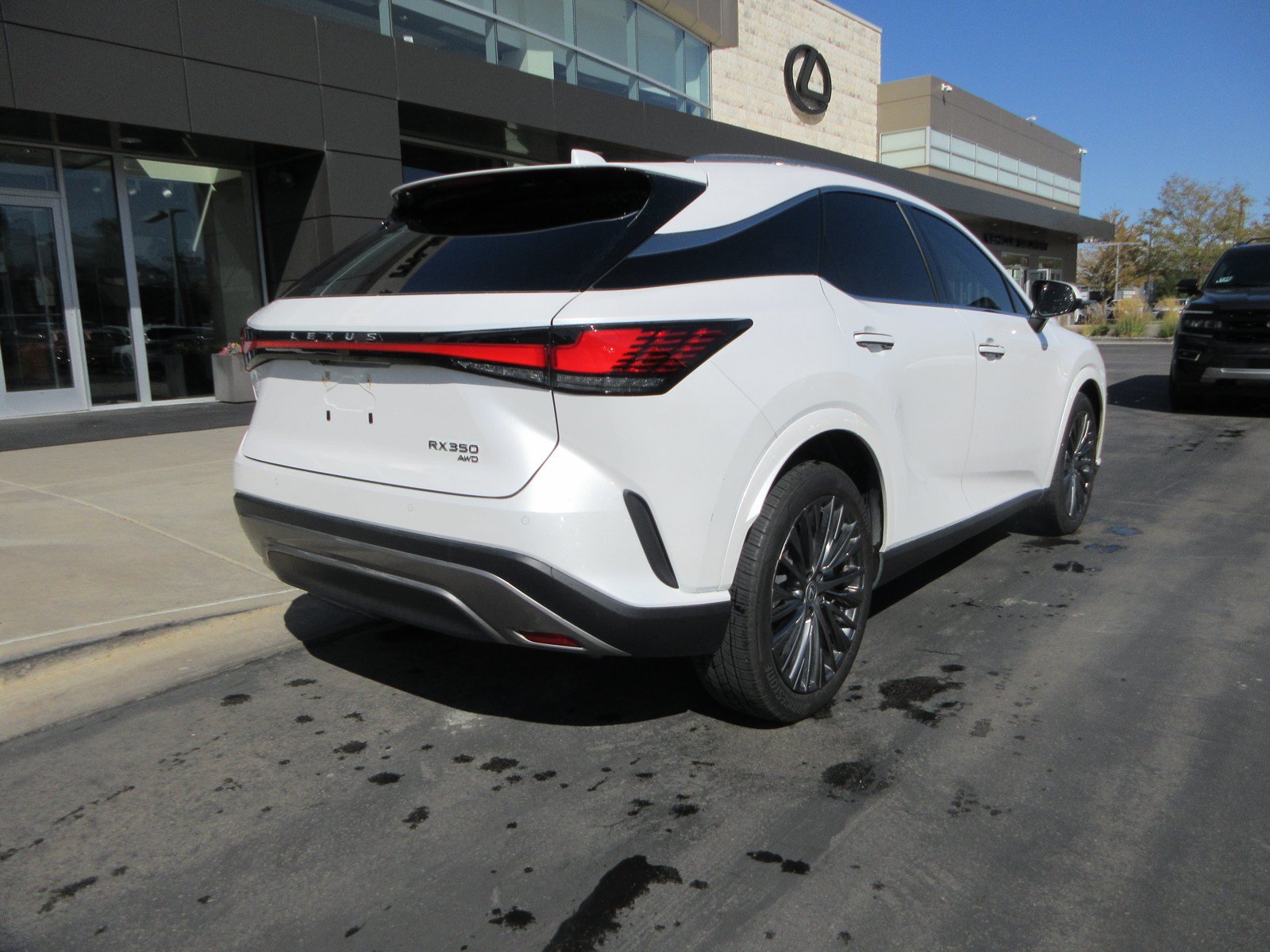 Used 2023 Lexus RX 350 AWD w/ Cold Area Package image 9