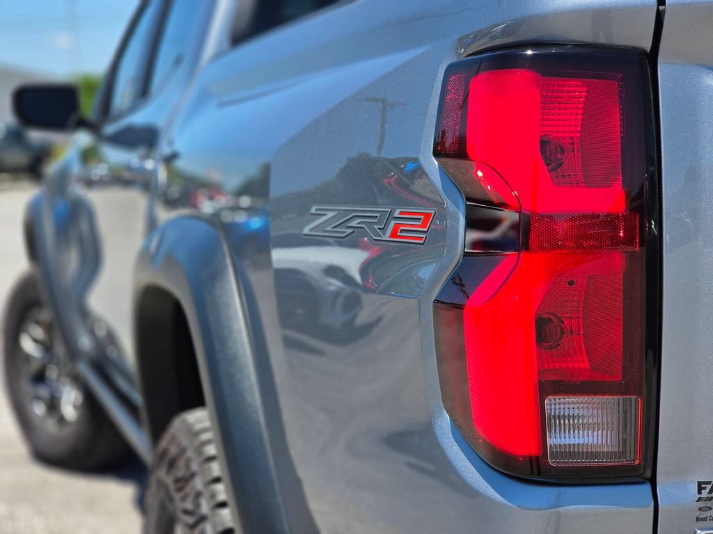 Used 2025 Chevrolet Colorado ZR2 AWD/4WD image 15