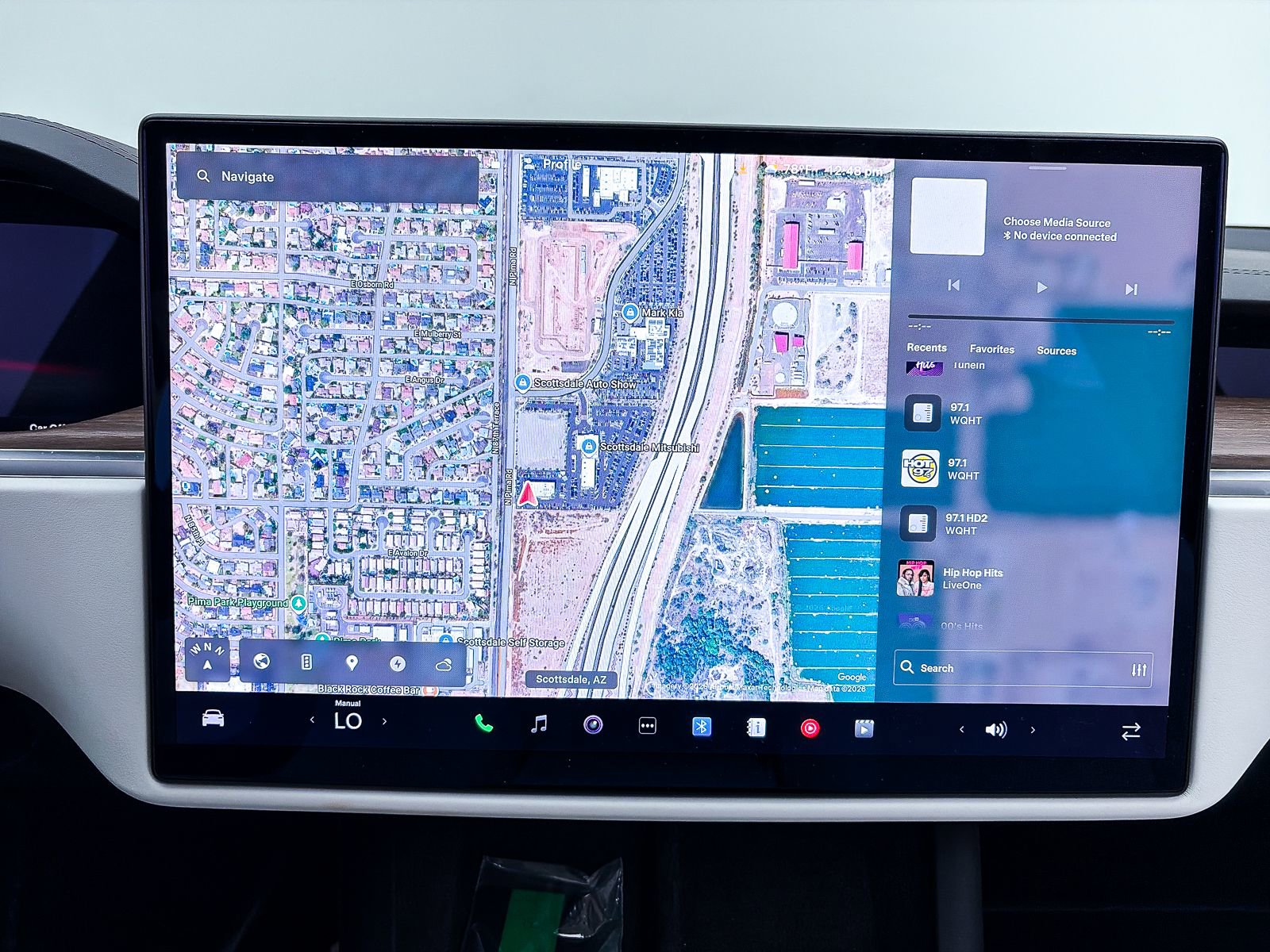 Used 2022 Tesla Model X image 4